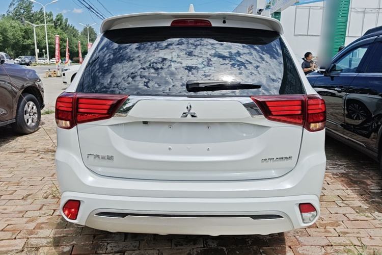 Used Mitsubishi Outlander 2021 2.0L Two-Wheel Drive Comfort Edition 5 Seats Rear
