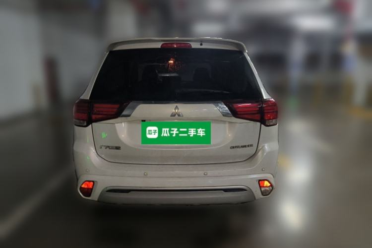 Used Mitsubishi Outlander 2021 Revised Version 2.0L Two-Wheel Drive Enjoyment Edition 5 Seats Rear