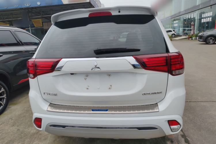 Used Mitsubishi Outlander 2021 Revised Version 2.0L Two-Wheel Drive Comfort Edition 5 Seats Rear