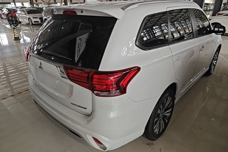 Used Mitsubishi Outlander 2021 2.0L Two-Wheel Drive Comfort Edition 5 Seats Rear Right 45 Deg
