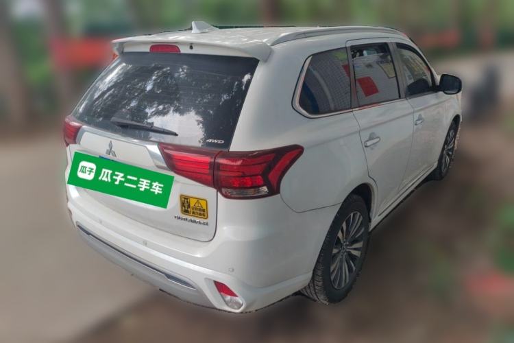 Used Mitsubishi Outlander 2021 2.4L 4x4 Zhi Xiang Edition 7 Seats Rear Right 45 Deg