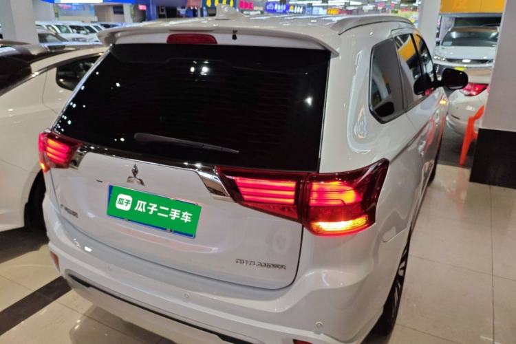 Used Mitsubishi Outlander 2021 Revised Version 2.0L Two-Wheel Drive Comfort Edition 5 Seats Rear Right 45 Deg