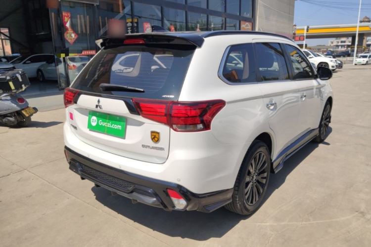 Used Mitsubishi Outlander 2021 2.4L 4x4 DynaDrive Edition 5 Seats Rear Right 45 Deg