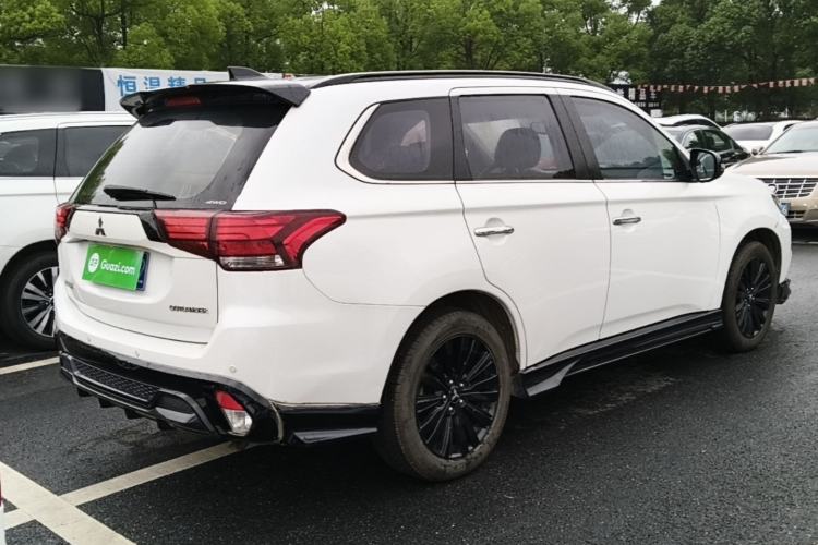 Used Mitsubishi Outlander 2021 2.4L 4x4 DynaDrive Edition 5 Seats Rear Right 45 Deg
