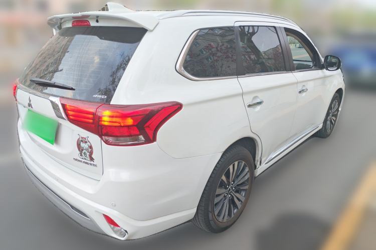 Used Mitsubishi Outlander 2021 2.4L 4x4 Comfort Edition 5 Seats Rear Right 45 Deg