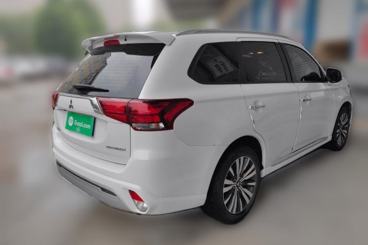 Used Mitsubishi Outlander 2021 Revised Version 2.0L Two-Wheel Drive Enjoyment Edition 5 Seats Rear Right 45 Deg