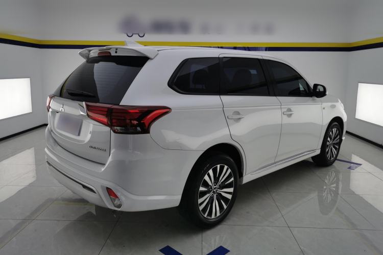 Used Mitsubishi Outlander 2021 Revised Version 2.0L Two-Wheel Drive Comfort Edition 5 Seats Rear Right 45 Deg