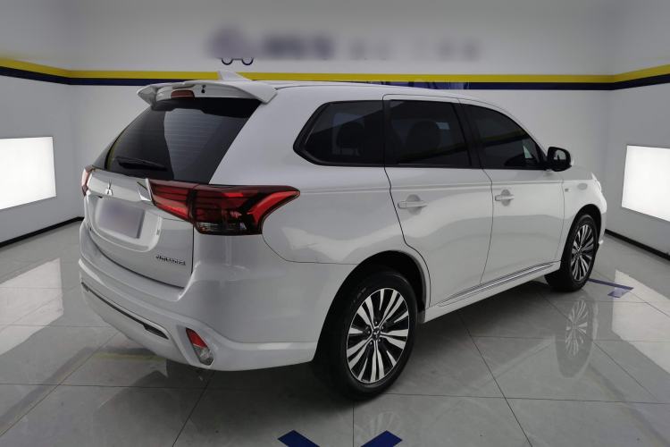 Used Mitsubishi Outlander 2021 Revised Version 2.0L Two-Wheel Drive Comfort Edition 5 Seats Rear Right 45 Deg