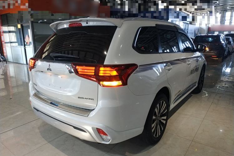 Used Mitsubishi Outlander 2021 Revised Version 2.0L Two-Wheel Drive Enjoyment Edition 5 Seats Rear Right 45 Deg