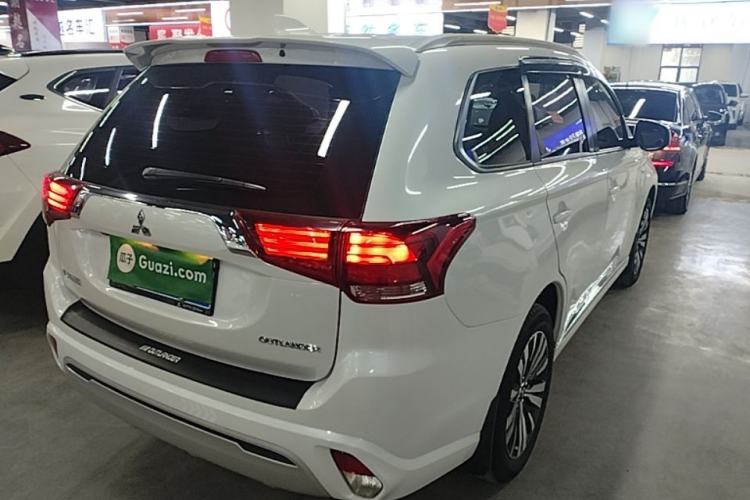 Used Mitsubishi Outlander 2021 Revised Version 2.0L Two-Wheel Drive Comfort Edition 5 Seats Rear Right 45 Deg