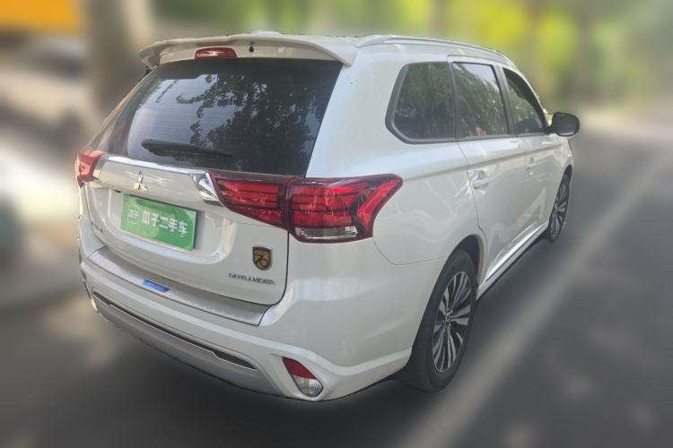 Used Mitsubishi Outlander 2021 Revised Version 2.0L Two-Wheel Drive Enjoyment Edition 5 Seats Rear Right 45 Deg