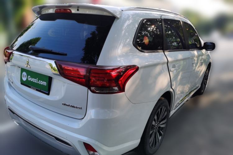 Used Mitsubishi Outlander 2021 Revised Version 2.0L Two-Wheel Drive Enjoyment Edition 5 Seats Rear Right 45 Deg