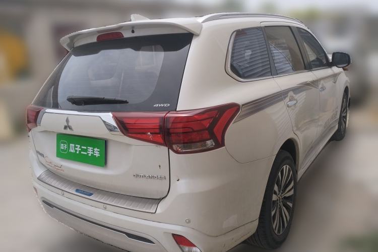 Used Mitsubishi Outlander 2021 2.4L 4x4 Zhi Xiang Edition 7 Seats Rear Right 45 Deg