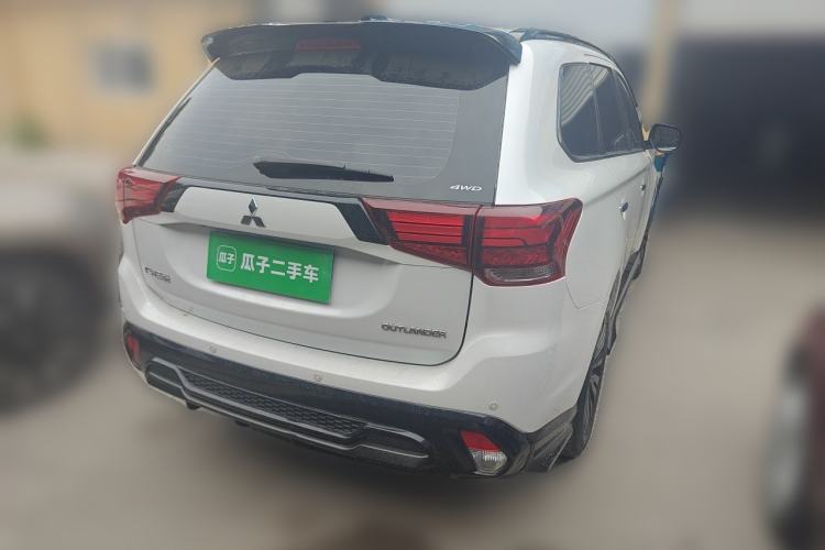 Used Mitsubishi Outlander  Rear Right 45 Deg