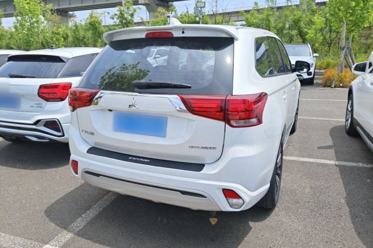 Used Mitsubishi Outlander 2021 Revised Version 2.0L Two-Wheel Drive Comfort Edition 5 Seats Rear Right 45 Deg