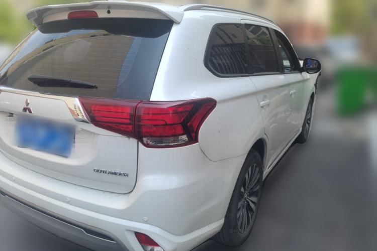 Used Mitsubishi Outlander 2021 Revised Version 2.0L Two-Wheel Drive Enjoyment Edition 5 Seats Rear Right 45 Deg