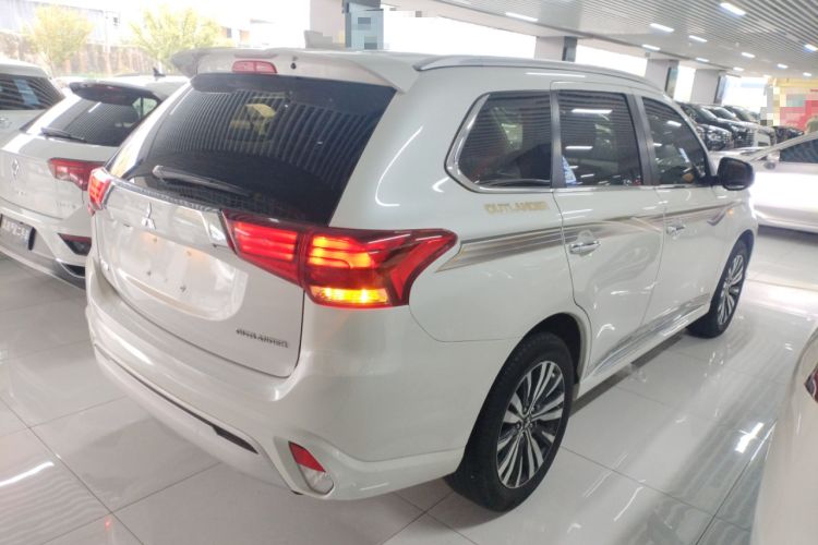 Used Mitsubishi Outlander 2021 Revised Version 2.0L Two-Wheel Drive Comfort Edition 5 Seats Rear Right 45 Deg
