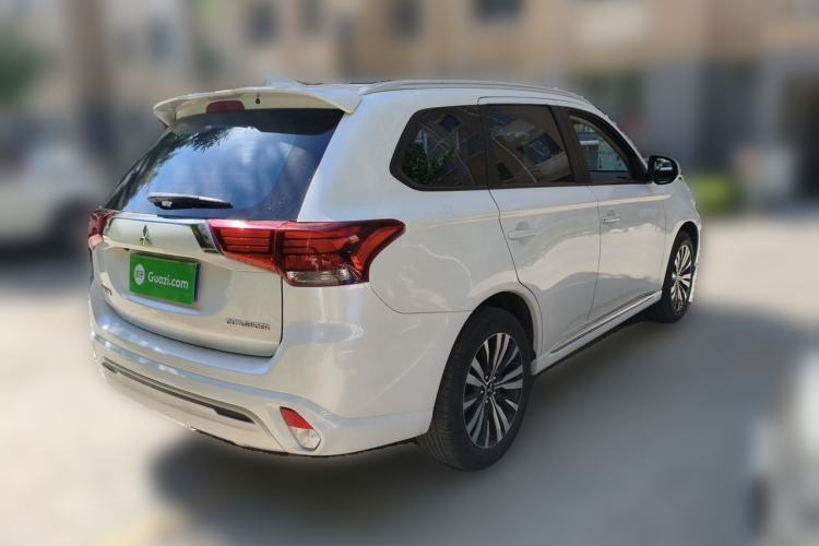 Used Mitsubishi Outlander 2021 Revised Version 2.0L Two-Wheel Drive Enjoyment Edition 5 Seats Rear Right 45 Deg
