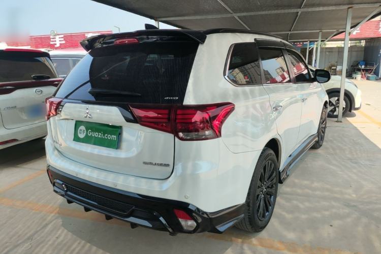 Used Mitsubishi Outlander 2021 2.4L 4x4 DynaDrive Edition 5 Seats Rear Right 45 Deg