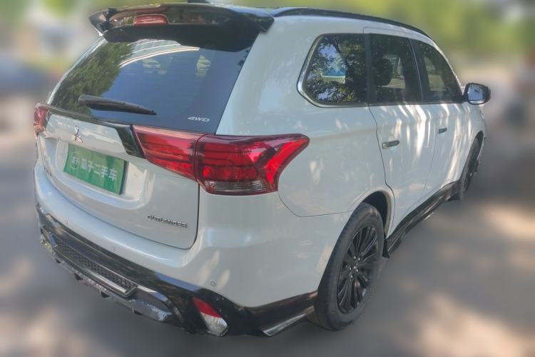 Used Mitsubishi Outlander 2021 2.4L 4x4 DynaDrive Edition 5 Seats Rear Right 45 Deg