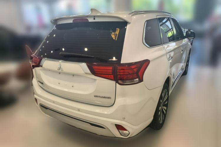 Used Mitsubishi Outlander 2021 2.4L 4x4 Zhi Xiang Edition 7 Seats Rear Right 45 Deg