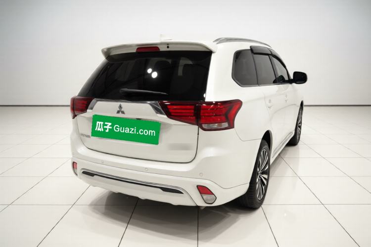 Used Mitsubishi Outlander 2021 Revised Version 2.0L Two-Wheel Drive Enjoyment Edition 5 Seats Rear Right 45 Deg