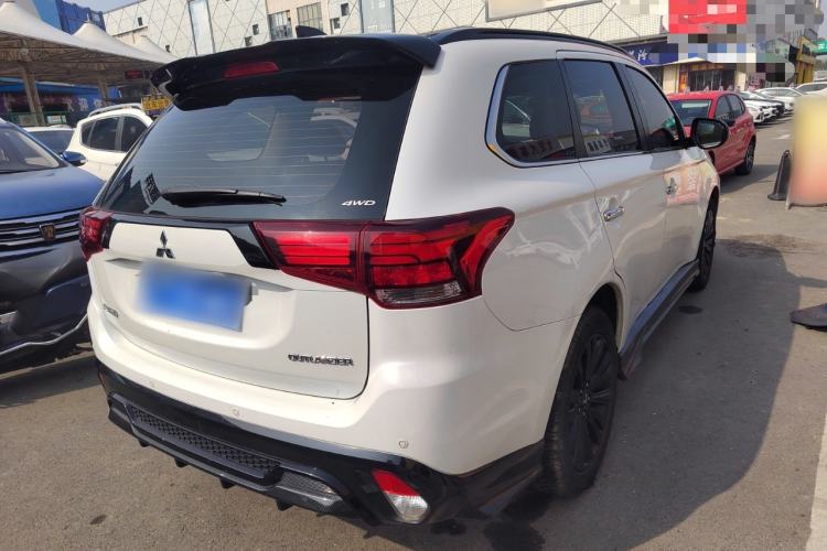 Used Mitsubishi Outlander 2021 2.4L 4x4 DynaDrive Edition 5 Seats Rear Right 45 Deg
