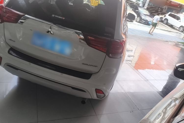 Used Mitsubishi Outlander 2021 2.4L 4x4 Zhi Xiang Edition 7 Seats Rear Right 45 Deg