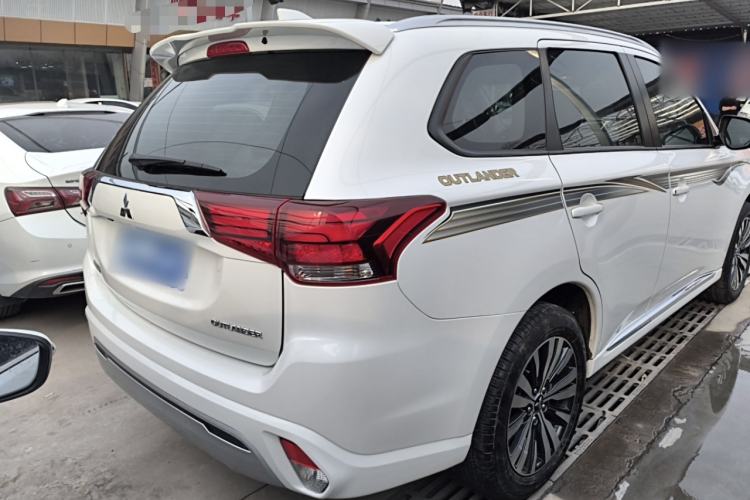 Used Mitsubishi Outlander 2021 Revised Version 2.0L Two-Wheel Drive Comfort Edition 7 Seats Rear Right 45 Deg