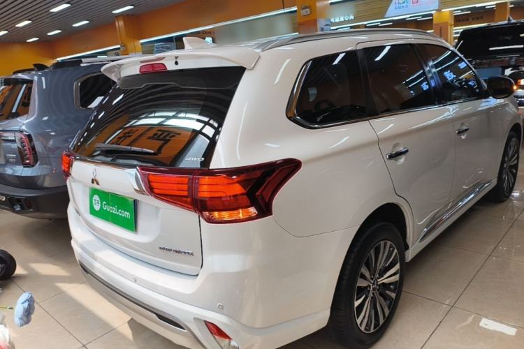 Used Mitsubishi Outlander 2021 2.4L 4x4 Zhi Xiang Edition 7 Seats Rear Right 45 Deg