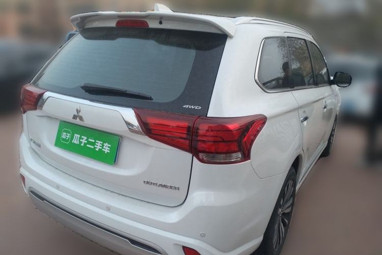 Used Mitsubishi Outlander 2021 2.4L 4x4 Zhi Xiang Edition 7 Seats Rear Right 45 Deg