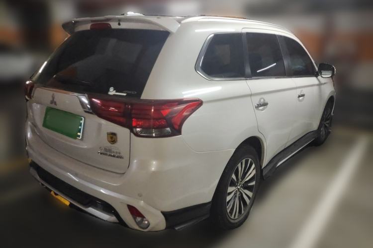 Used Mitsubishi Outlander 2021 2.4L 4x4 Zhi Xiang Edition 7 Seats Rear Right 45 Deg