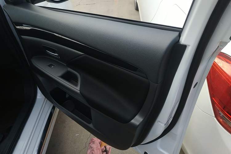 Used Mitsubishi Outlander 2021 Revised Version 2.0L Two-Wheel Drive Comfort Edition 5 Seats Right Front Door Interior