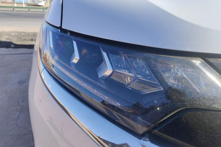 Used Mitsubishi Outlander 2021 2.4L 4x4 DynaDrive Edition 5 Seats Right Front Headlight