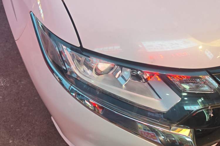Used Mitsubishi Outlander 2021 2.0L Two-Wheel Drive Comfort Edition 5 Seats Right Front Headlight