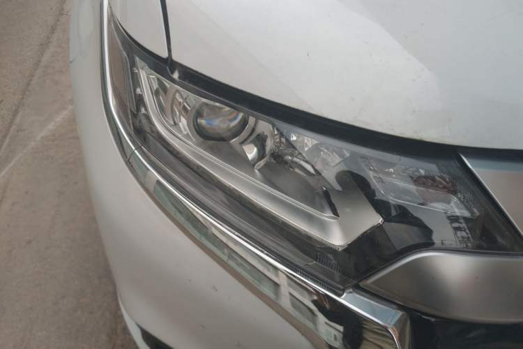Used Mitsubishi Outlander 2021 2.0L Two-Wheel Drive Comfort Edition 5 Seats Right Front Headlight