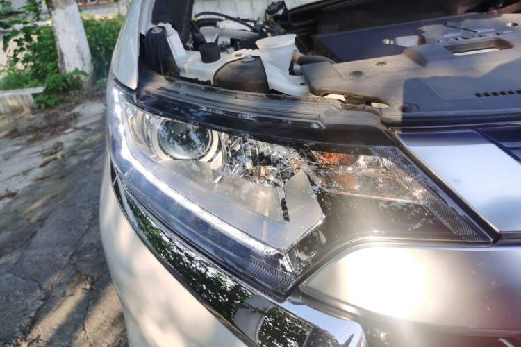 Used Mitsubishi Outlander 2021 Revised Version 2.0L Two-Wheel Drive Enjoyment Edition 5 Seats Right Front Headlight