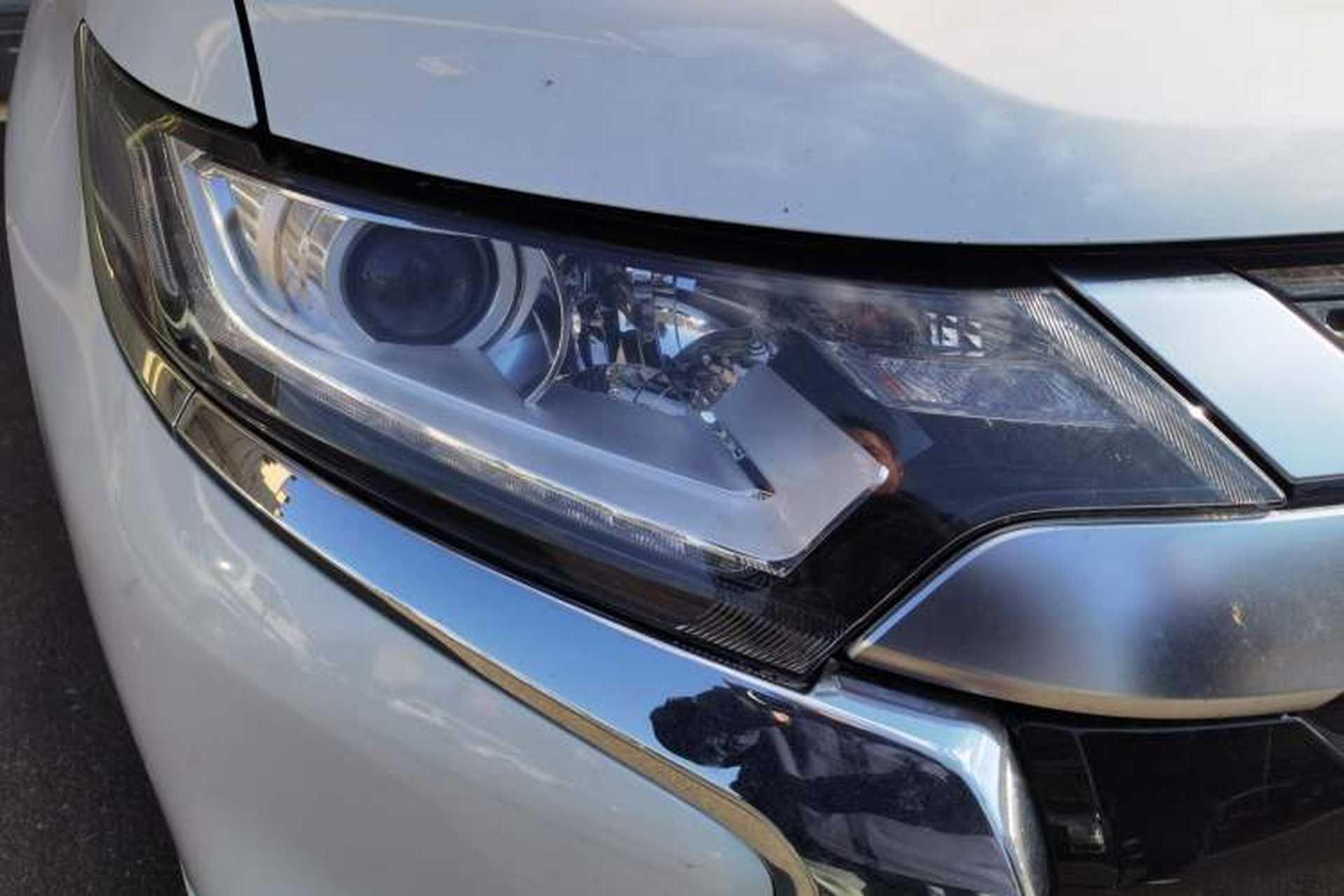 Used Mitsubishi Outlander 2021 Revised Version 2.0L Two-Wheel Drive Comfort Edition 5 Seats Right Front Headlight