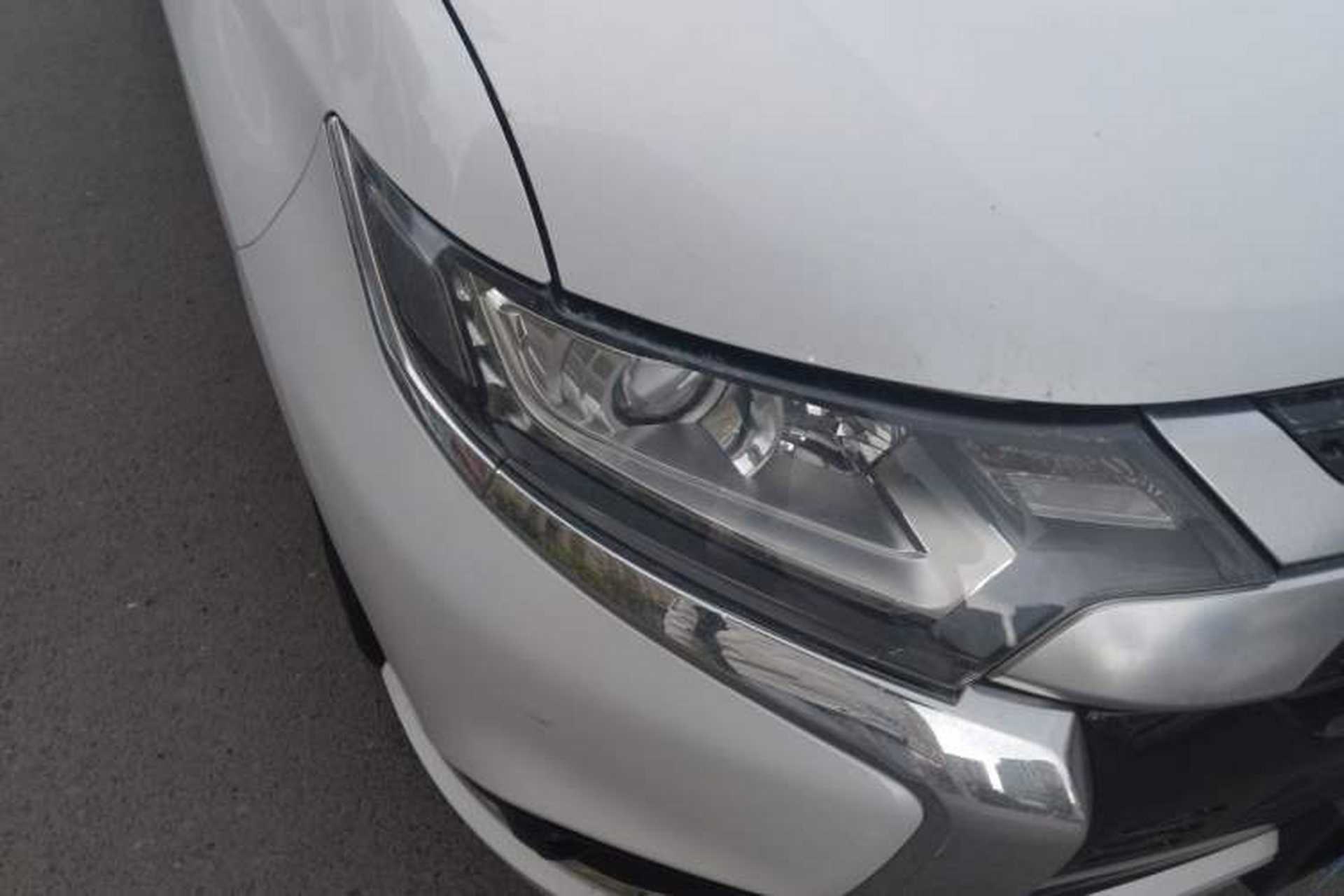 Used Mitsubishi Outlander 2021 2.0L Two-Wheel Drive Comfort Edition 7 Seats Right Front Headlight