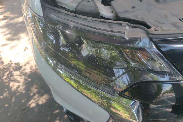Used Mitsubishi Outlander 2021 2.4L 4x4 DynaDrive Edition 5 Seats Right Front Headlight