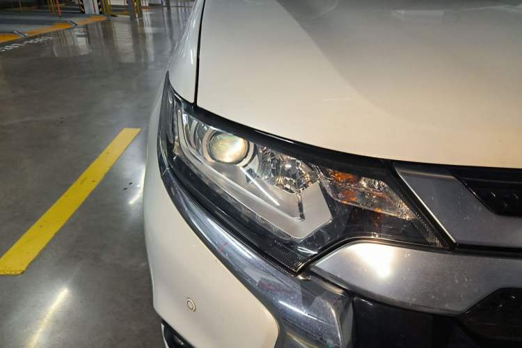 Used Mitsubishi Outlander 2021 Revised Version 2.0L Two-Wheel Drive Enjoyment Edition 5 Seats Right Front Headlight