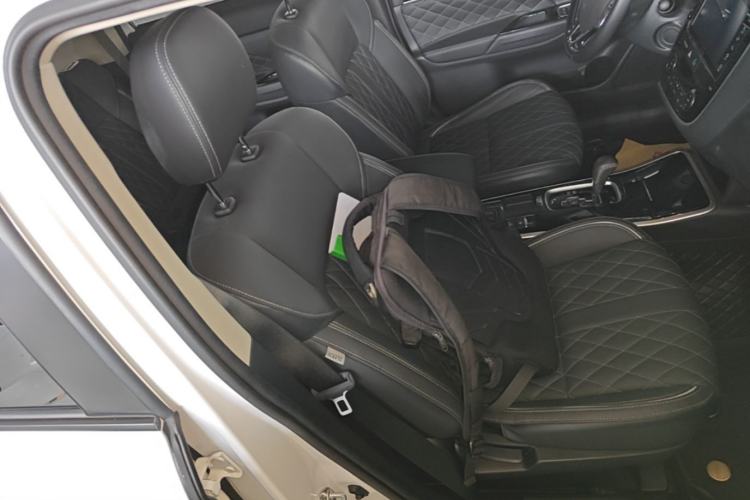 Used Mitsubishi Outlander 2021 2.0L Two-Wheel Drive Comfort Edition 5 Seats Right Front Seat