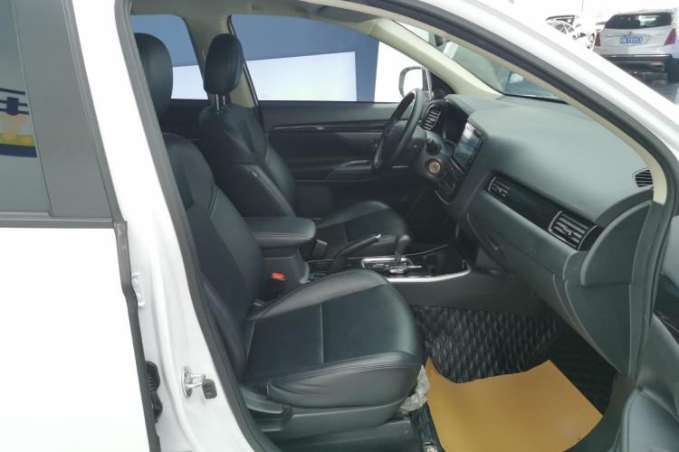 Used Mitsubishi Outlander 2021 Revised Version 2.0L Two-Wheel Drive Comfort Edition 5 Seats Right Front Seat