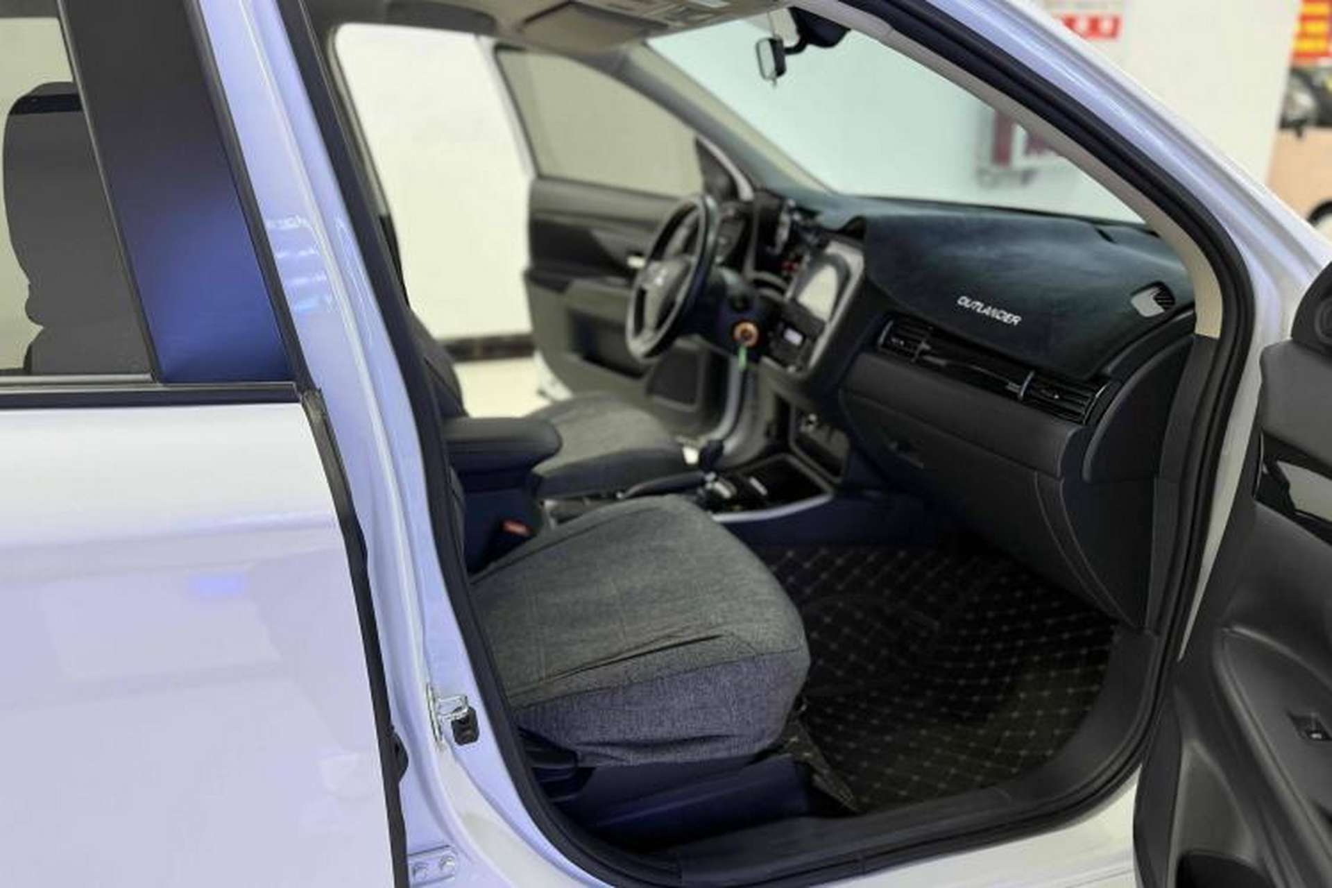 Used Mitsubishi Outlander 2021 Revised Version 2.0L Two-Wheel Drive Comfort Edition 5 Seats Right Front Seat