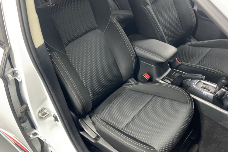 Used Mitsubishi Outlander 2021 2.0L Two-Wheel Drive Comfort Edition 5 Seats Right Front Seat