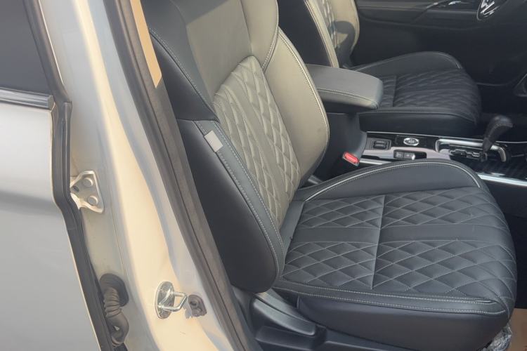 Used Mitsubishi Outlander 2021 2.4L 4x4 Zhi Xiang Edition 7 Seats Right Front Seat