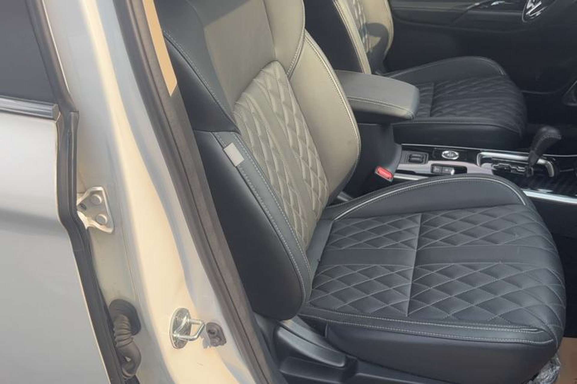 Used Mitsubishi Outlander 2021 2.4L 4x4 Zhi Xiang Edition 7 Seats Right Front Seat