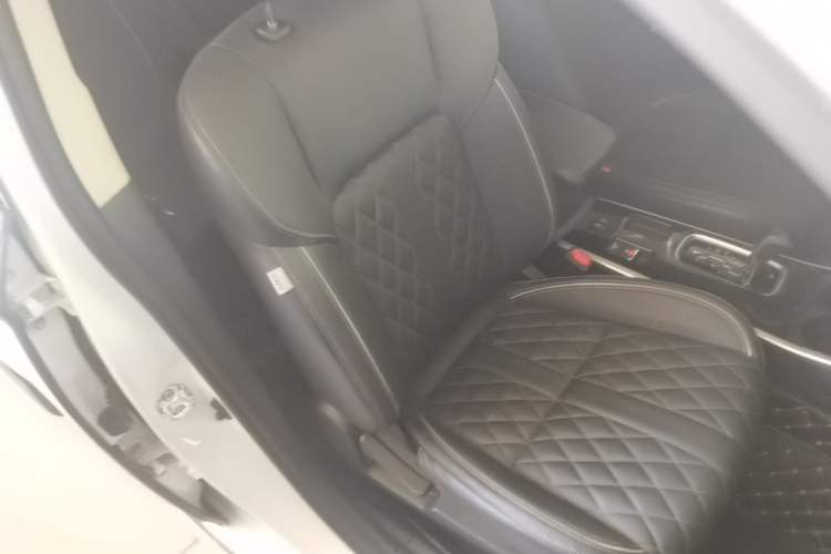 Used Mitsubishi Outlander 2021 Revised Version 2.0L Two-Wheel Drive Enjoyment Edition 5 Seats Right Front Seat