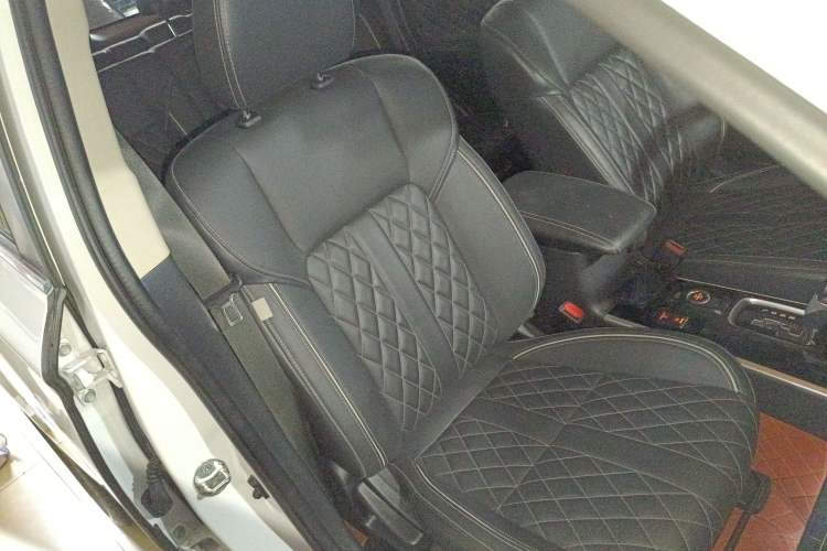 Used Mitsubishi Outlander 2021 2.4L 4x4 Zhi Xiang Edition 7 Seats Right Front Seat