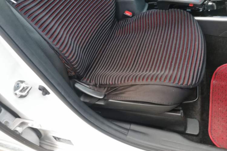 Used Mitsubishi Outlander 2021 2.0L Two-Wheel Drive Comfort Edition 5 Seats Right Front Seat